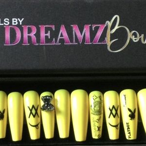 Yellow Press on Nails